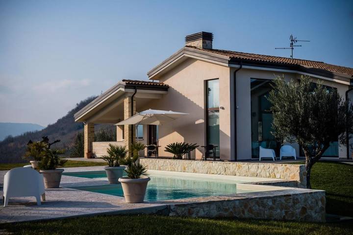 Bed and breakfast per 4 persone, con piscina e panorama nonché giardino - 1