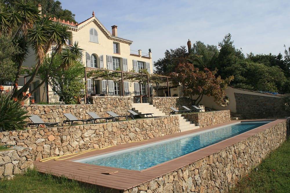 Villa de charme imprenable vue mer piscine chauffée sur les hauteurs de Golfjuan in Vallauris, Côte méditerranéenne (France)