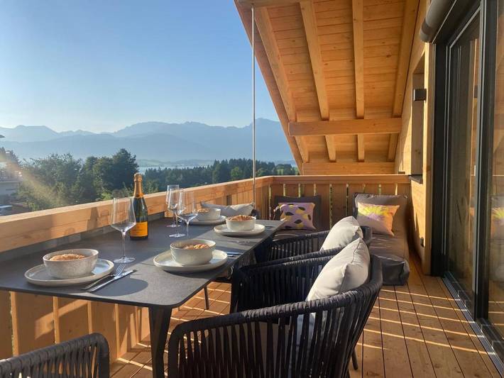 Ferienwohnung für 4 Personen, mit Seeblick und Sauna sowie Garten und Ausblick in Rieden