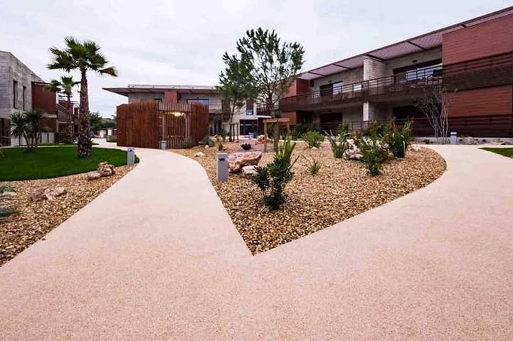 Ganze Wohnung, Air-conditioned one-bedroom apartment with a terrace, private parking, and located near Montpellier in Castelnau-le-Lez, Mittelmeerküste (Frankreich)