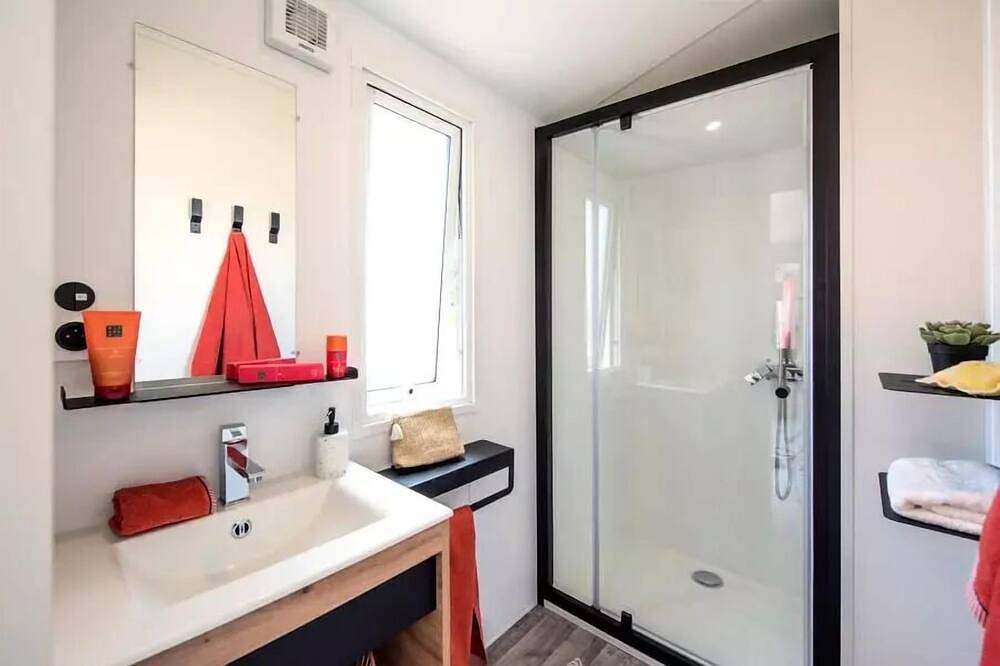 Mobil-home Premium 2 chambres  (année 2023) - S 4 personnes in Dolus-d'Oléron, Côte de Beauté