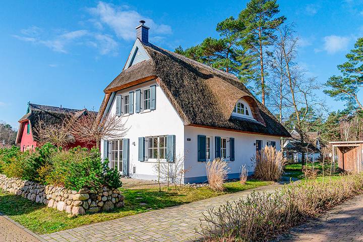 Ferienhaus für 8 Personen, mit Sauna und Terrasse sowie Garten in Glowe