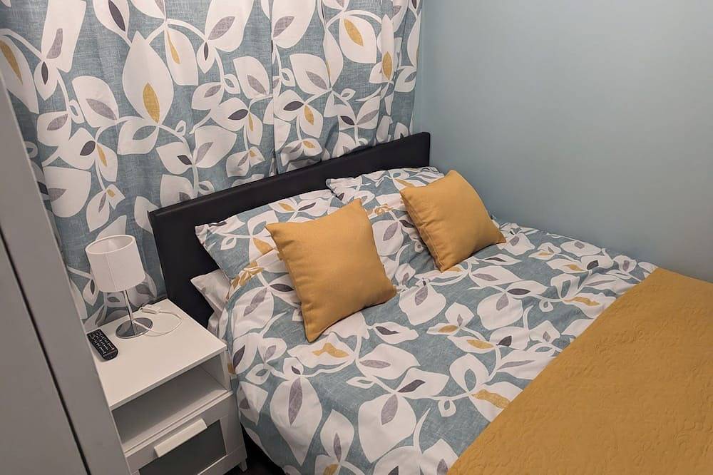 Chalet to let on Cherry Park Chapel St Leonards in Chapel St. Leonards, Lincolnshire