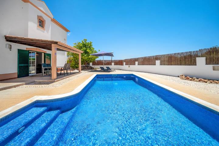 Location de vacances pour 9 personnes, avec terrasse dans Alcantarilha - 2