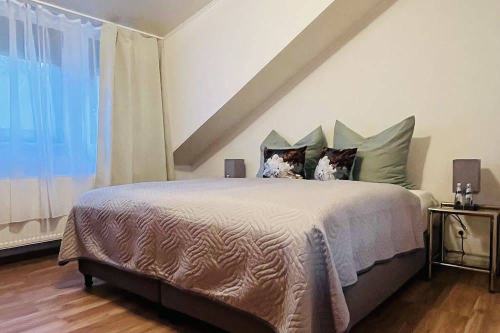 Geheel appartement, \"fewo Fuchs\" im Ferienhaus am Tal Josaphat in Limburg (Duitsland), Lahntal