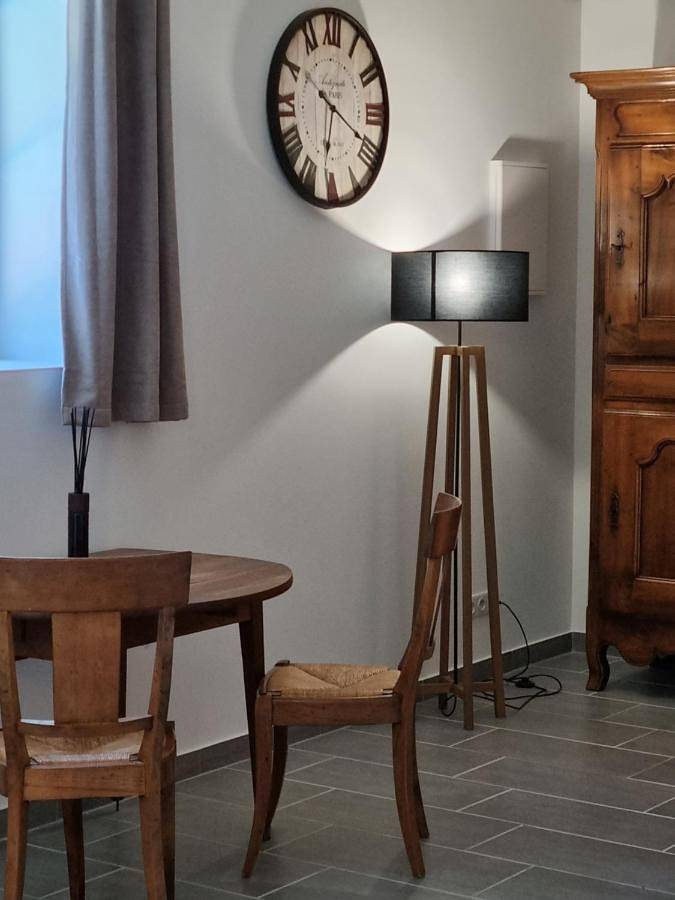 Gîte pour 10 personnes, avec piscine ainsi que terrasse et vue à Sauzet (Gard) - 4