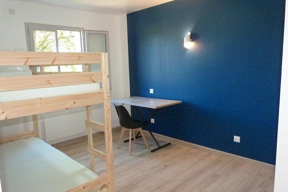 Chaleureuse Maison Neuve, 67m², Cosy, 2chambres, 1km Plage du Lac, 200m Bourg in Saint-Pardoux, Bellac region