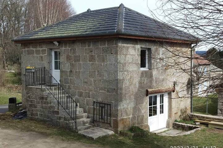 Gîte pour 2 personnes, avec jardin en Haute-Loire