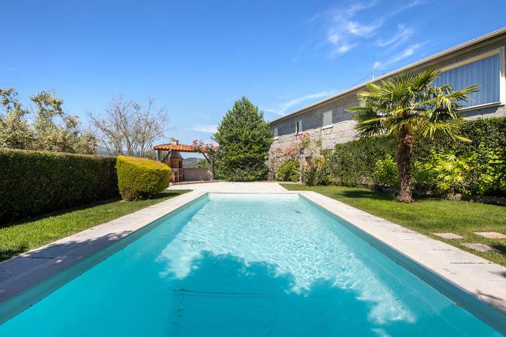 Holiday Home Casa do Valado with Mountain View, Pool, Wi-Fi & Garden; Parking Available in Resende, Douro Valley