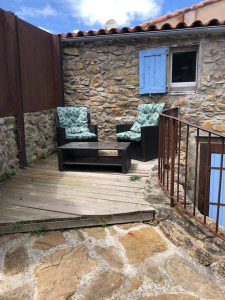 Location de vacances pour 6 personnes, avec Terrasse et Jardin à FA