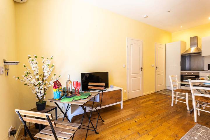 Gîte pour 4 personnes, avec balcon dans Place Massena - 3