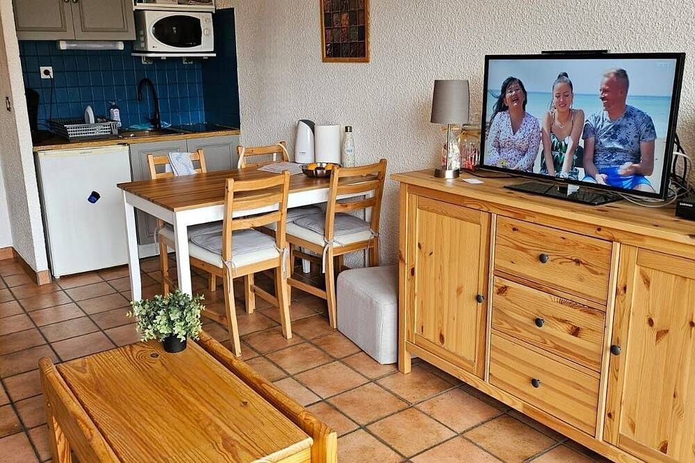 Appartement entier, Cœur de station , grand studio 5 personnes au pied des piste vue panoramique, in Orcières, Parc national des Écrins