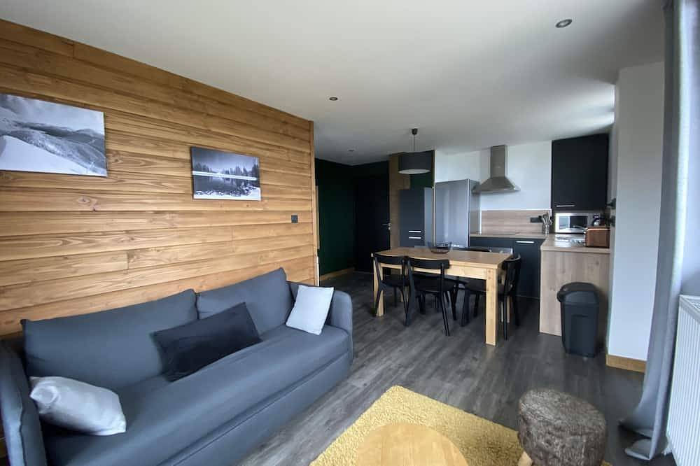 Entire apartment, 4-6 Pers apartment in the heart of the Chartreuse at the foot of the ski slopes in Sarcenas, Isère