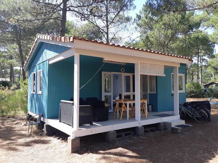 Camping pour 2 personnes, avec piscine et bassin pour enfant ainsi que jacuzzi et jardin