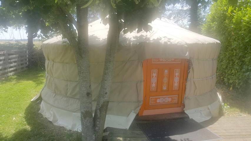 Camping pour 4 personnes, avec jardin ainsi que vue et terrasse dans Seine-et-Marne - 2