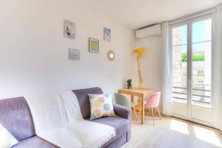 Gîte pour 2 personnes, avec vue et balcon dans Gare De Nice Riquier