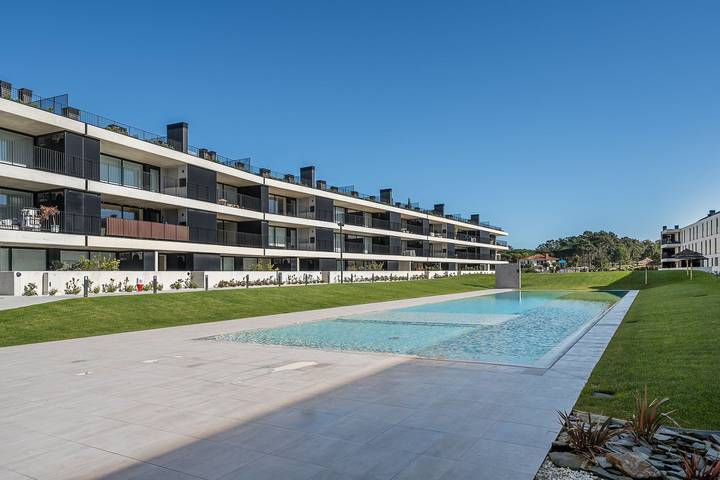 Gîte pour 6 personnes, avec jardin ainsi que balcon et piscine, adapté aux familles à Apúlia