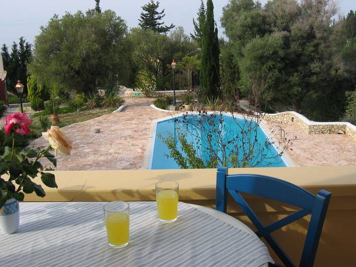 Villa für 2 Personen, mit Balkon und Terrasse sowie Garten und Pool