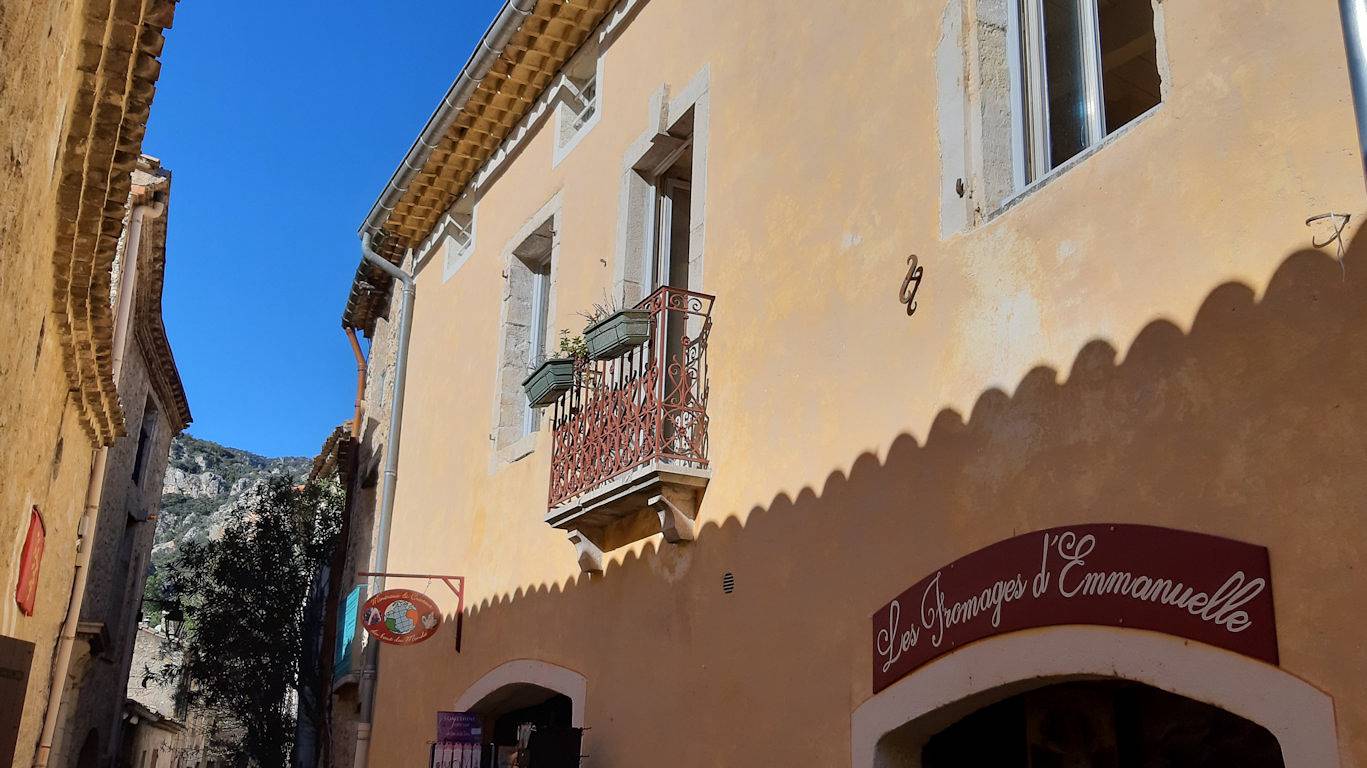 Appartement entier, Appartement/gite Lieu Plaisant in Saint-Guilhem-le-Désert, Région de Lodève