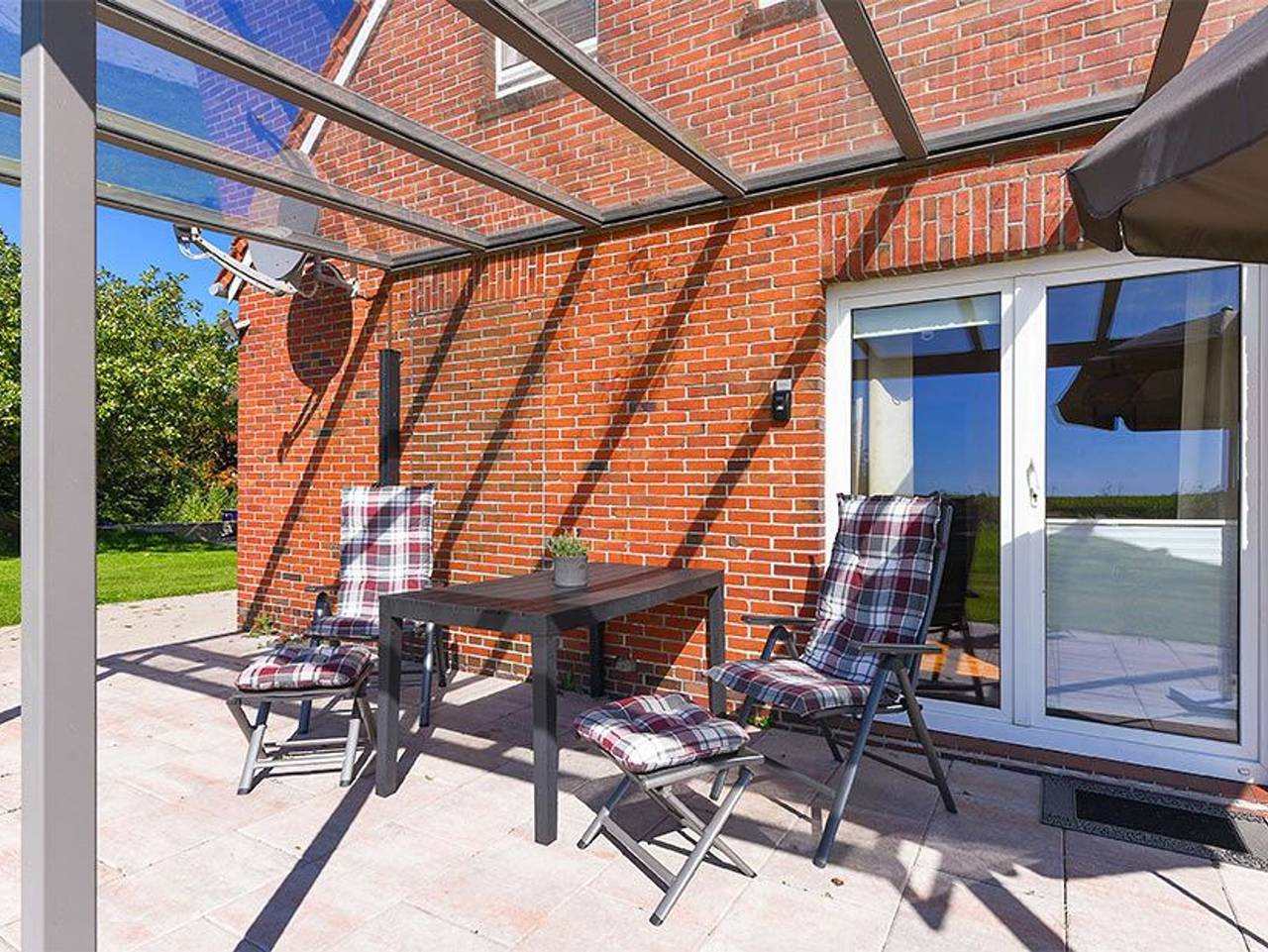 Ganze Ferienwohnung, Haus Deichblick - Ferienwohnung West in Ostbense, Neuharlingersiel