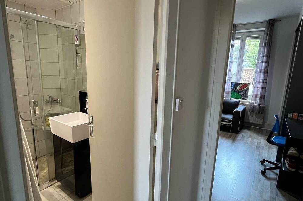 Appartement entier, Petit appartement tranquille à 10 min de la gare in Nancy, Région de Nancy
