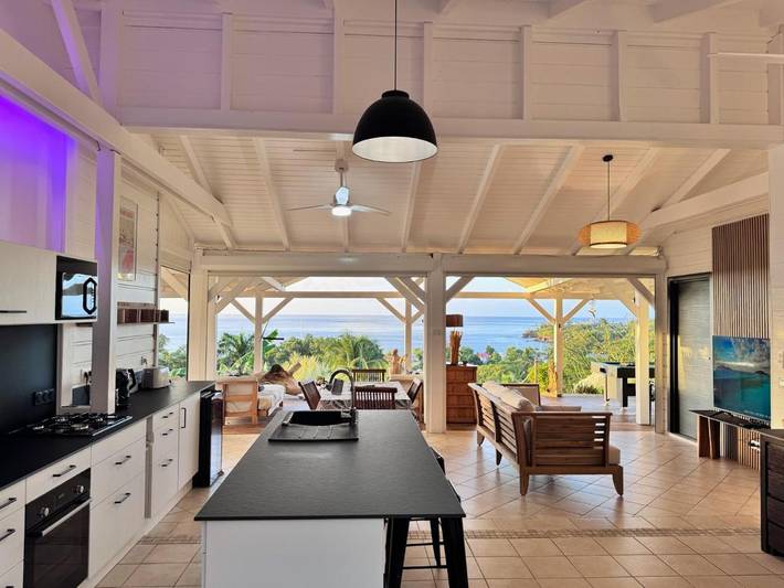 Location de vacances pour 6 personnes, avec piscine ainsi que vue et terrasse dans Plage Leroux - 4