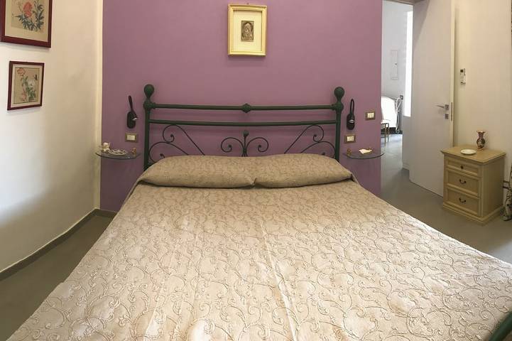 Appartement entier, Historic center of Naples - Anna's house, 5-minute walk to the beach in Naples, Province de Naples