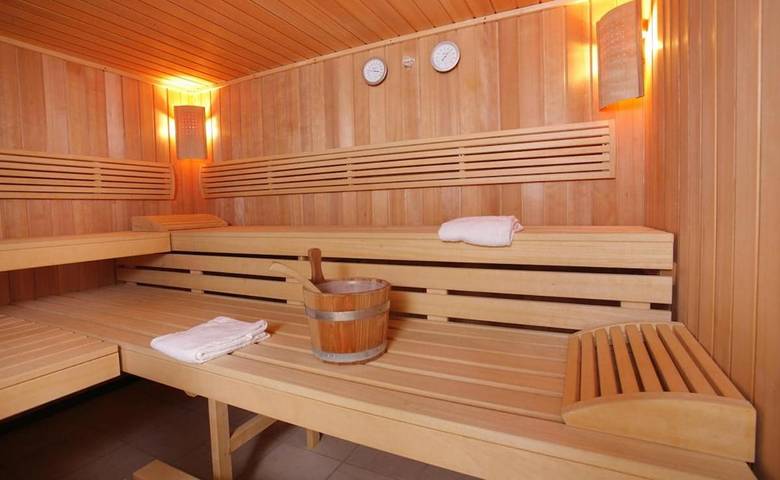 Gîte pour 4 personnes, avec piscine ainsi que jardin et sauna à Levernois - 3