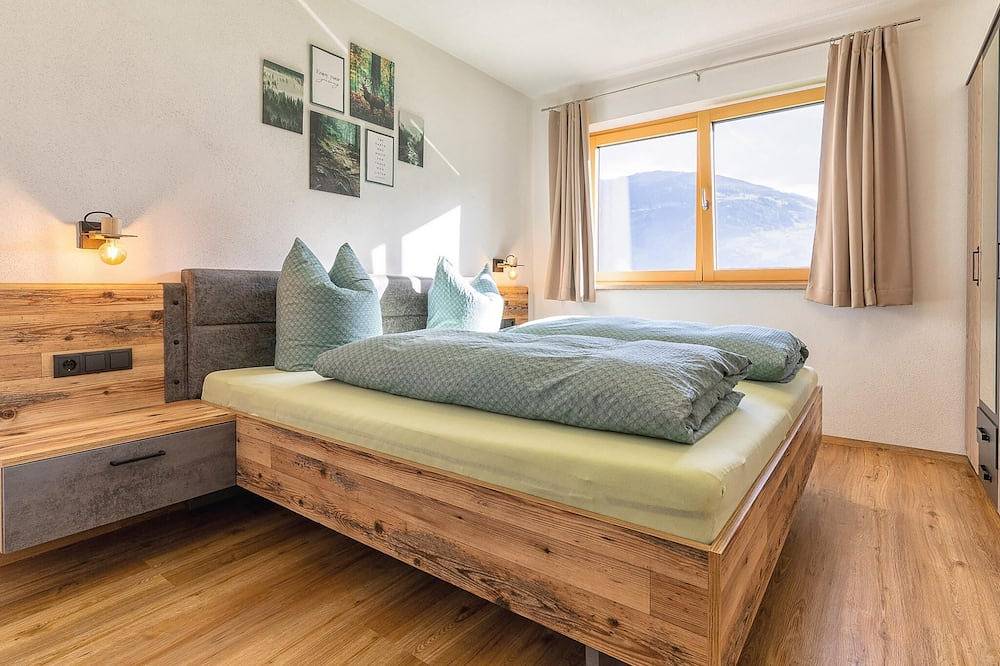 Ganze Wohnung, Modernes Apartment in schöner Lage in Tuxer Alpen, Zellberg