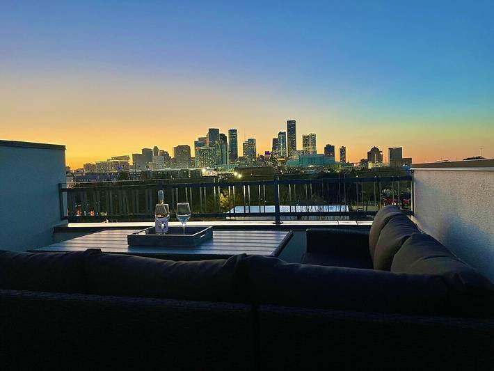 Vacation rental for 8 people, with balcony in Houston