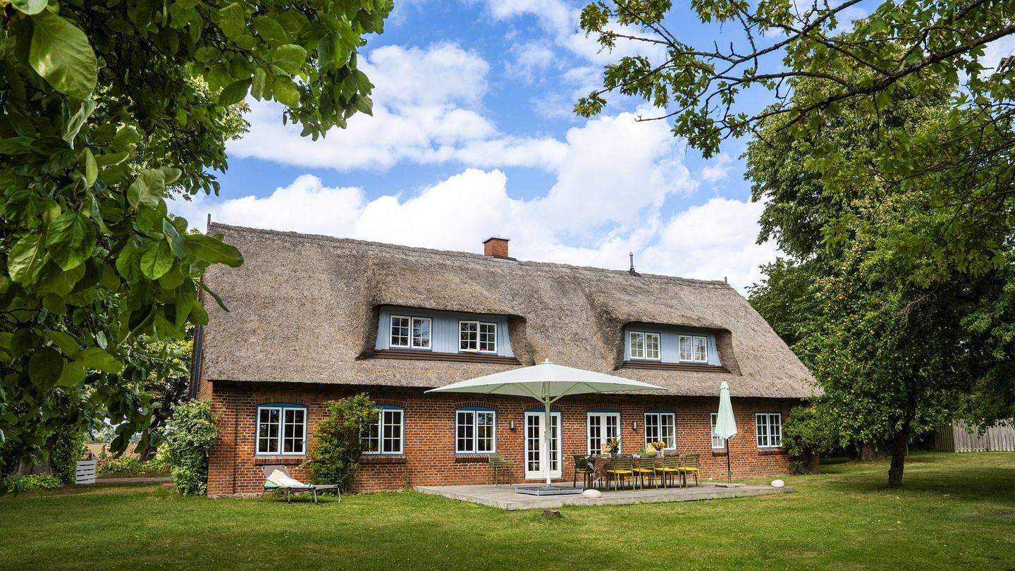 Reetdachkate Ölböhm mit großem Garten am Selenter See - ein Paradies für Familien und kleinere Gruppen in Giekau, Südliche Ostseeküste