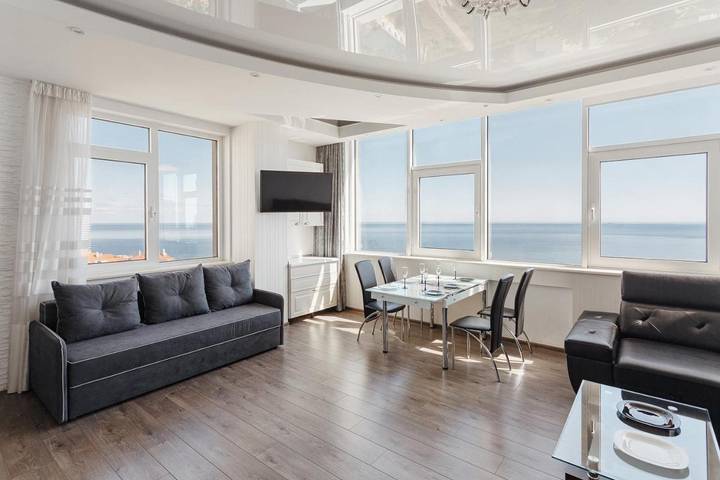 Apartament wakacyjny dla 9 osób, z widok i balkon oraz basen, zwierzęta dozwolone w Odessa