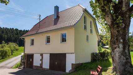 Ferienhaus für 8 Personen, mit Sauna und Garten sowie Terrasse in Loßburg