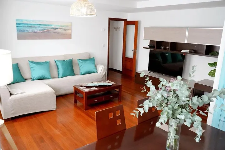 Apartamento de vacaciones para 5 personas, con jardín y vistas - 1