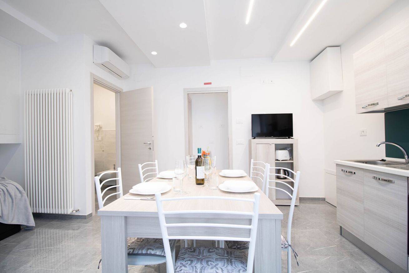 Apartamento entero, Rosa dei venti - [3 bathrooms, sleeps 7] Wi-Fi, air conditioning, town center, crib in Porto Sant'Elpidio, Provincia de Fermo