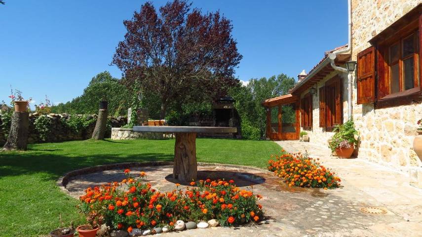 Casa rural para 10 personas, con jardín y vistas en Comarca de Riaza - 2