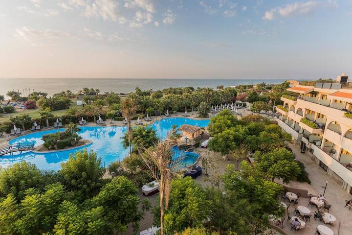 Hôtel pour 2 personnes, avec Balcon et Terrasse ainsi que Jardin et Piscine dans Buonfornello