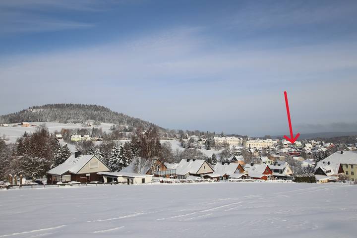 Apartamento entero, Apartamento 'Ferienwohnung Am Bärenstein' con balcón y Wi-Fi in Bärenstein, Montes Metálicos
