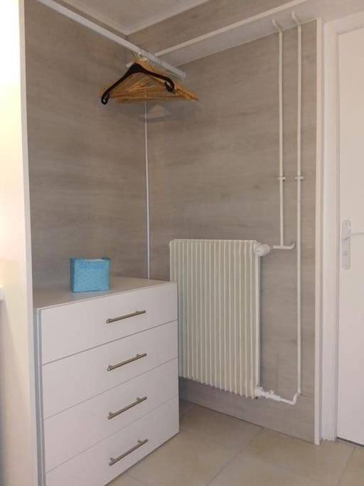 Appartement entier, One-Bedroom Apartment in Pont-l'Abbé, Côte de Cornouaille