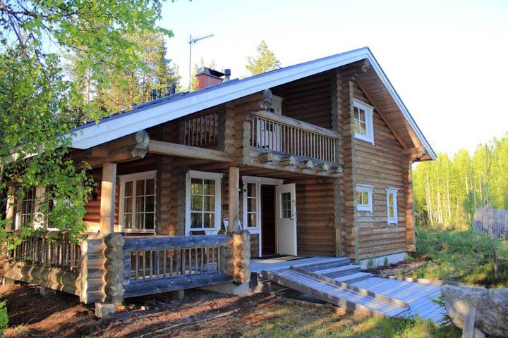 Casa de vacaciones para 16 personas, con Balcón y Terraza además de Jardín y Sauna en Rovaniemi