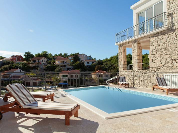 Villa pour 17 personnes, avec piscine et jardin à Vela Luka