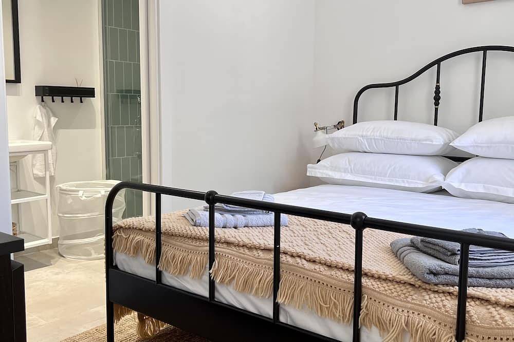 Traditional stone house - 10 mins from the beach with private pool in Makarska Riviera