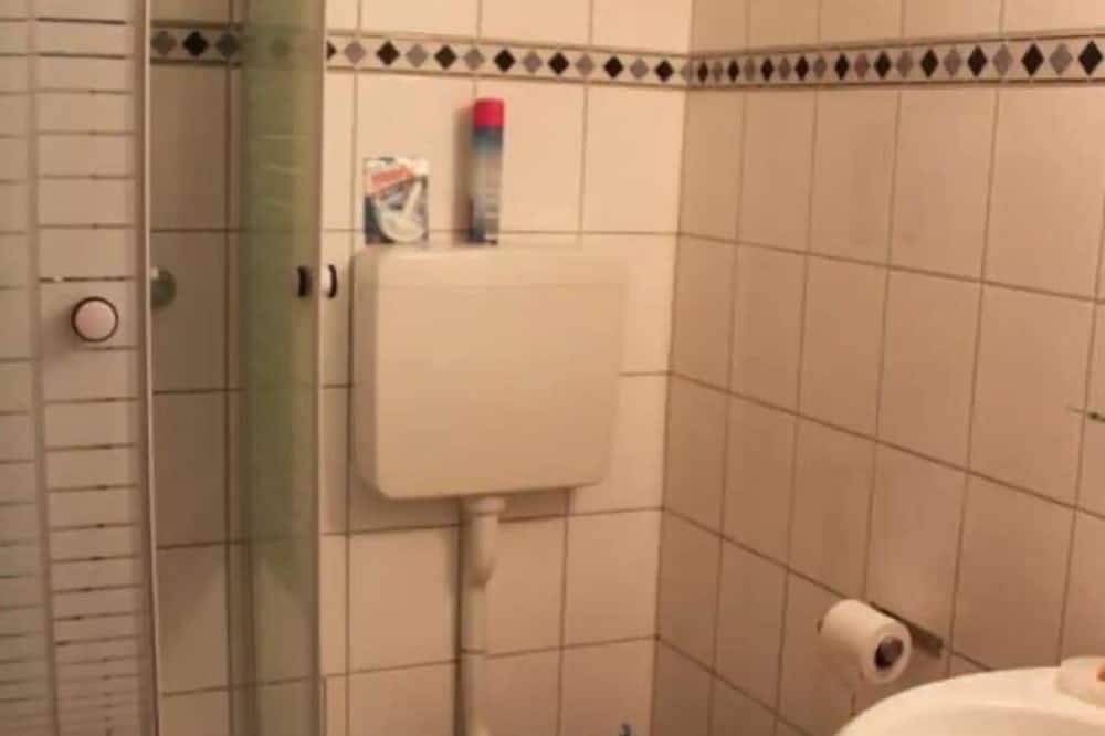 Ganze Wohnung, Außenbereich: Wohnung in einem Chalet für 2 Personen mit Balkon, Terrasse mit Gartenmöbeln, atember in Saint Luc, Anniviers