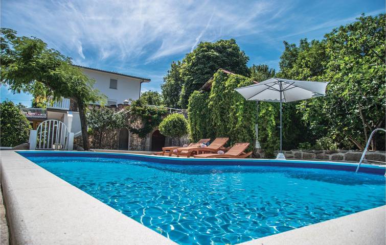 Gemütliche Ferienwohnung in Imotski mit Pool, WLAN und Küche in der Nähe der Sehenswürdigkeiten in Imotski, Makarska Riviera