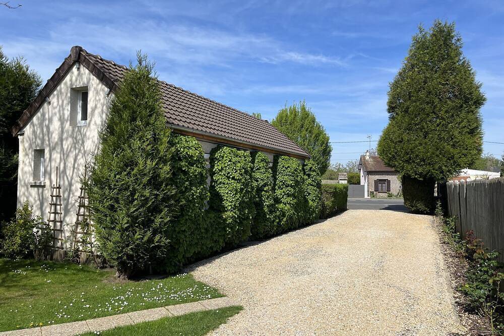 A 5 km de Compiègne, Petite Maison de 40m² Avec Mezzanine in Lacroix-Saint-Ouen, Oise