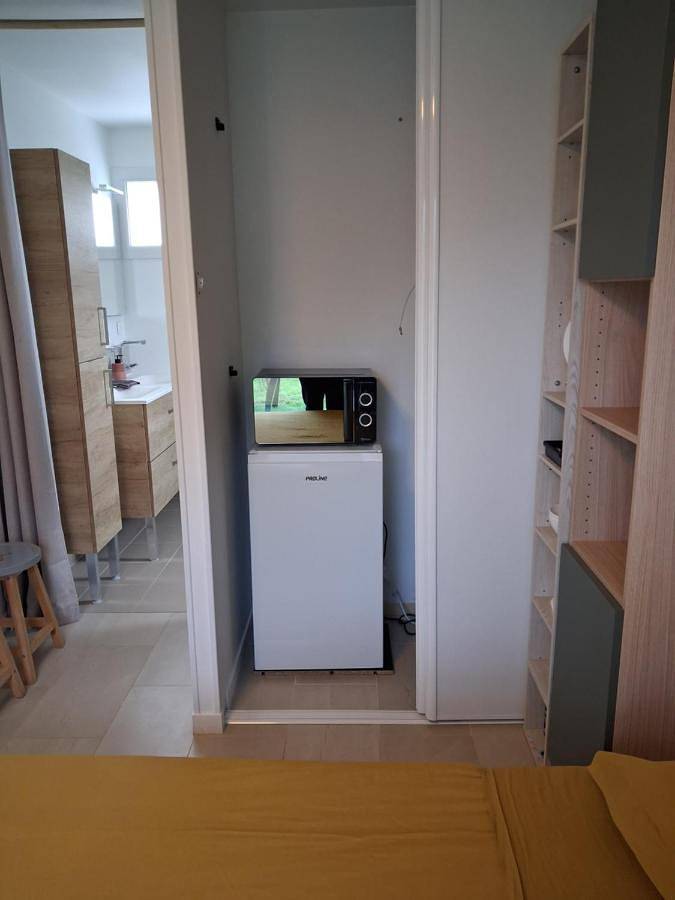 Appartement de vacances entier, Double Room with Private Bathroom in Bangor, Côte des Mégalithes