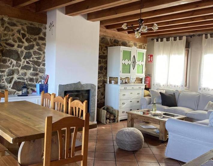 Casa rural para 11 personas, con Balcón y Jacuzzi además de Terraza y Jardín en El Losar del Barco - 2