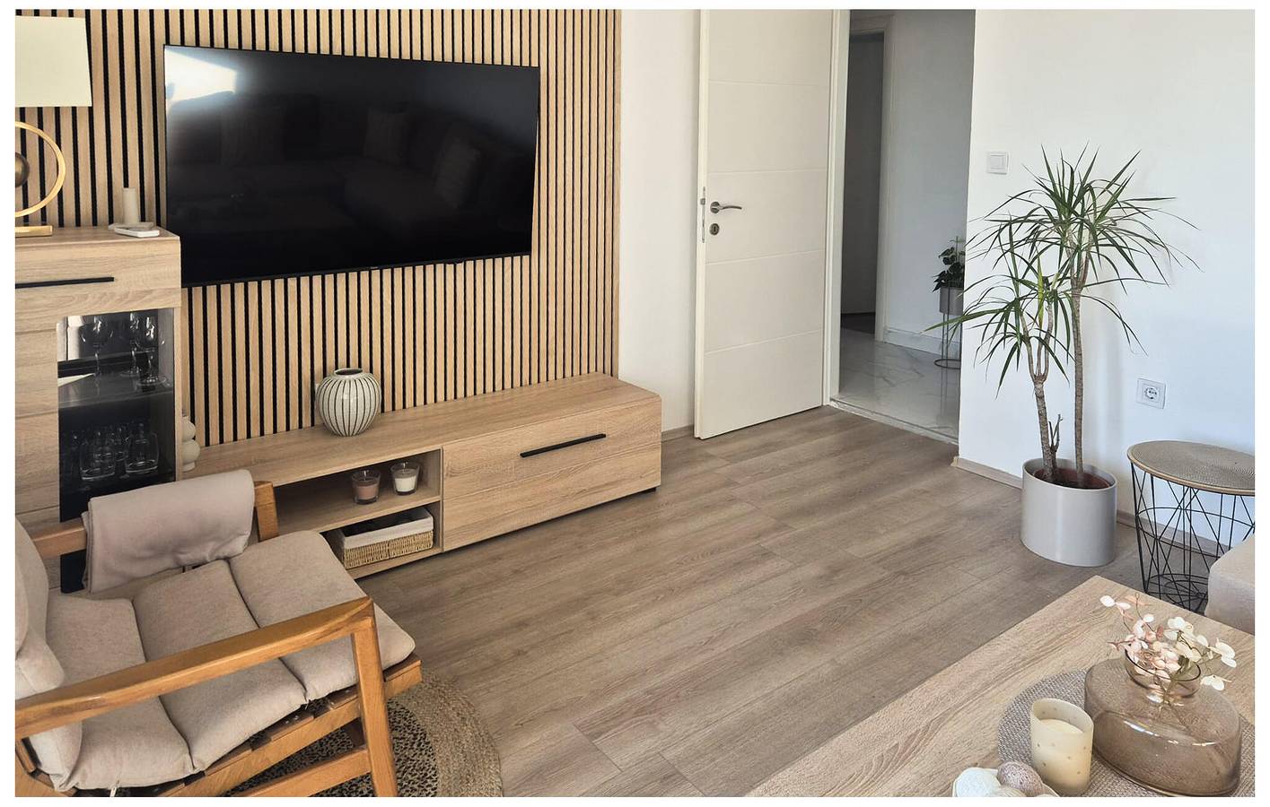 Appartement de vacances entier, Appartement avec vue sur la mer, terrasse, cuisine et Wi-Fi près de la plage de Banj in Šibenik, Šibenik-Knin
