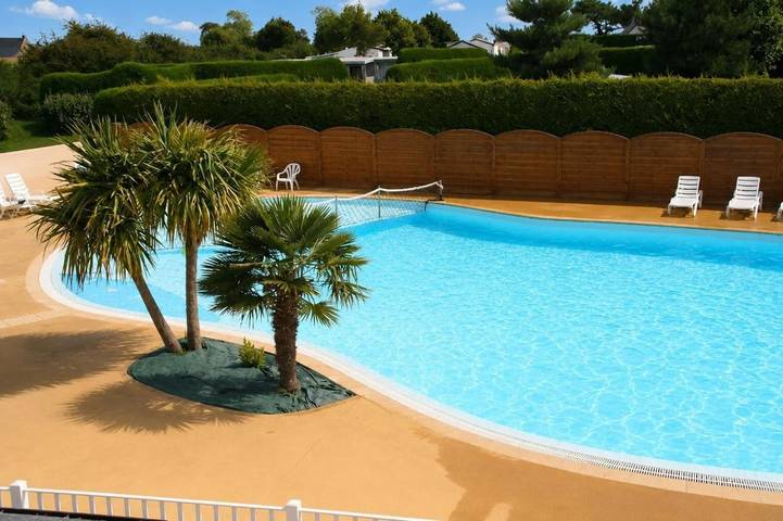 Camping pour 6 personnes, avec bassin pour enfant et jardin à Erdeven