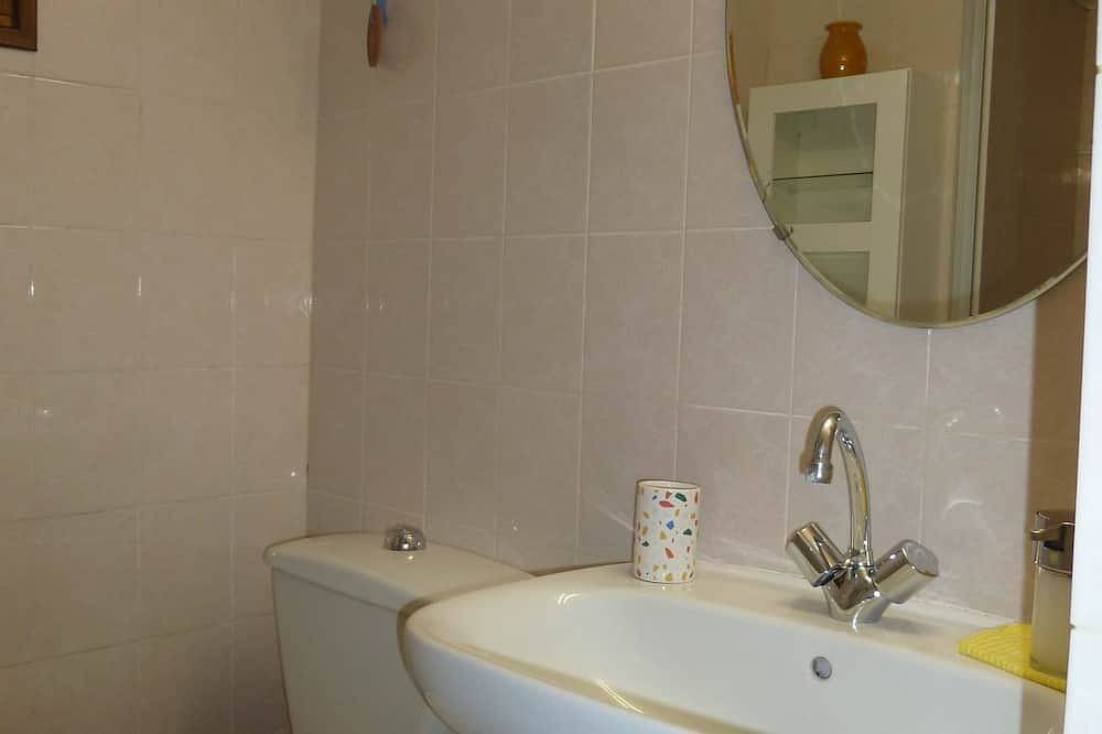 Cabanon Bord De Mer Near Filming Camping Paradis in Couronne Vieille, Martigues